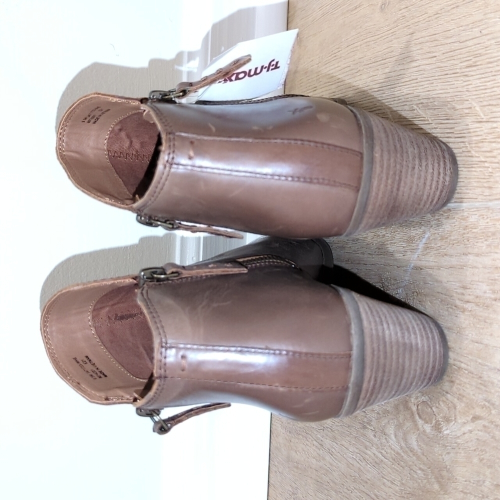 Frye Judith Leather Heeled Bootie in Whiskey Brown - Picture 6 of 6